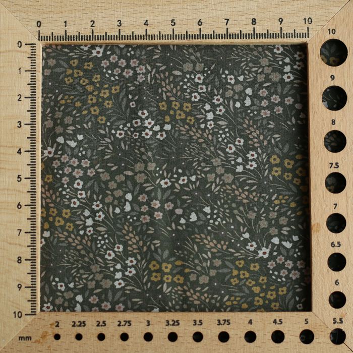 Norah - Batiste de coton à imprimé fleuri fond marron