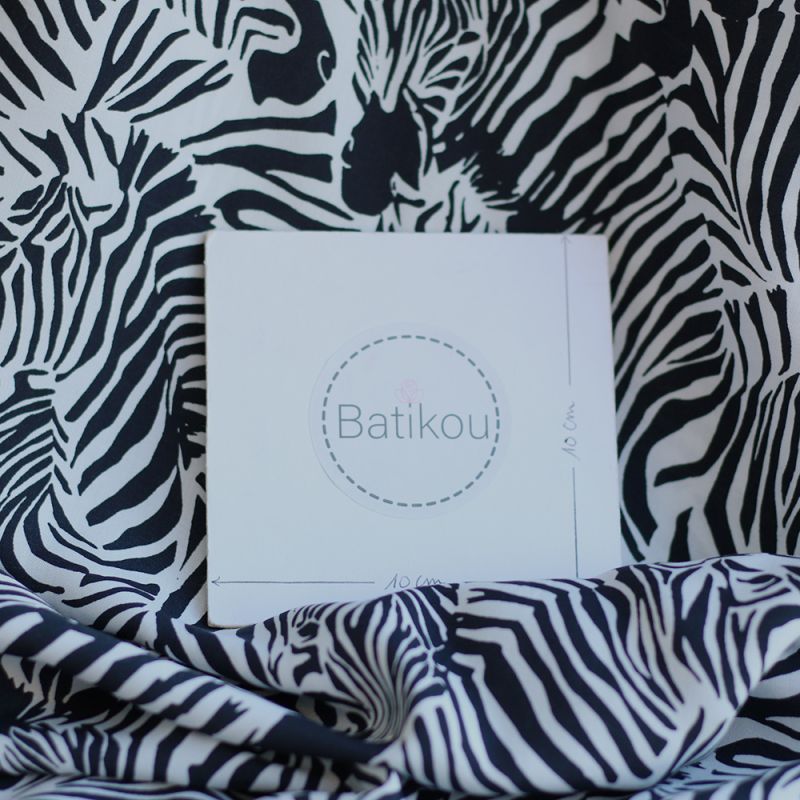 Zebra - Viscose imprimé fleuri graphique zèbres noir et blanc