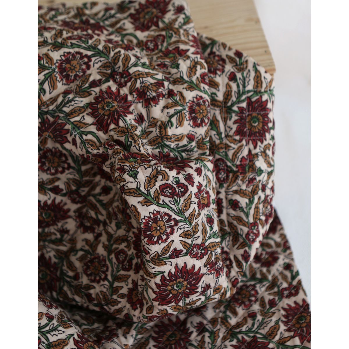 Mira - Tissu indien matelassé double face coton hand block teal largeur 100cm Mira - Tissu indien matelassé double face coton hand block teal largeur 100cm