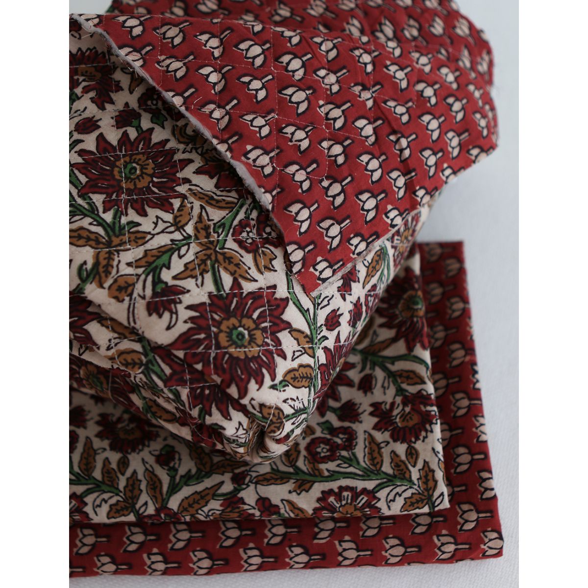Mira - Tissu indien matelassé double face coton hand block teal largeur 100cm Mira - Tissu indien matelassé double face coton hand block teal largeur 100cm