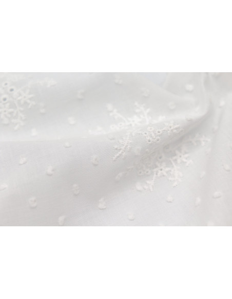 Broderie anglaise plumetis de coton coloris ivoire