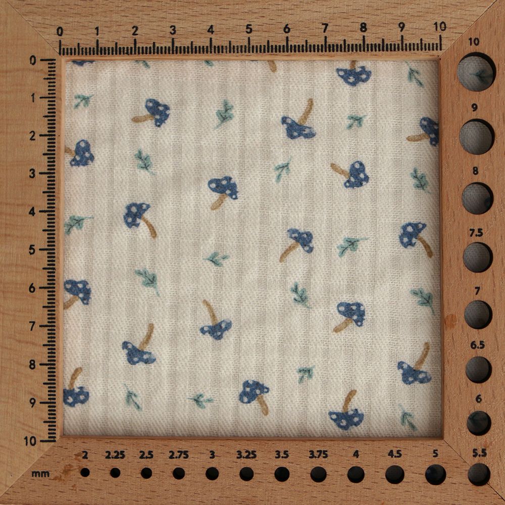 Mario - Seersucker / Coton gaufré doux fond écru champignons bleus