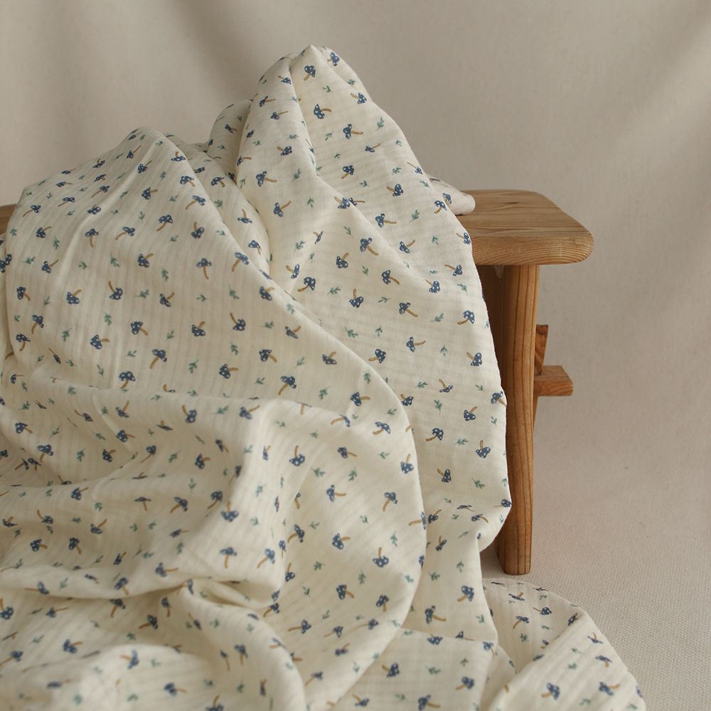 Mario - Seersucker / Coton gaufré doux fond écru champignons bleus