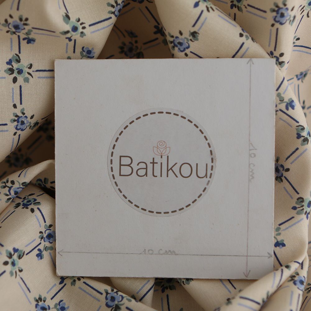 Ella - Popeline de coton douce qualité SWEET écru motif bleu