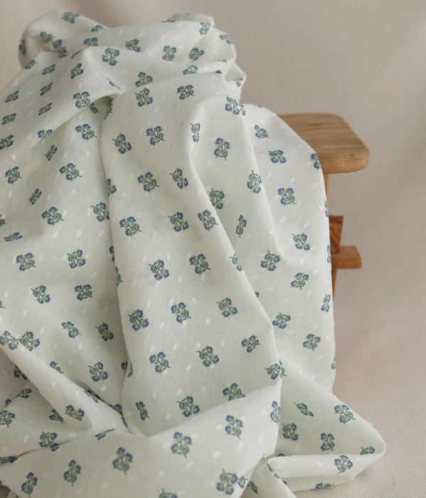 Hazel - Plumetis de coton imprimé fleuri bleu et vert