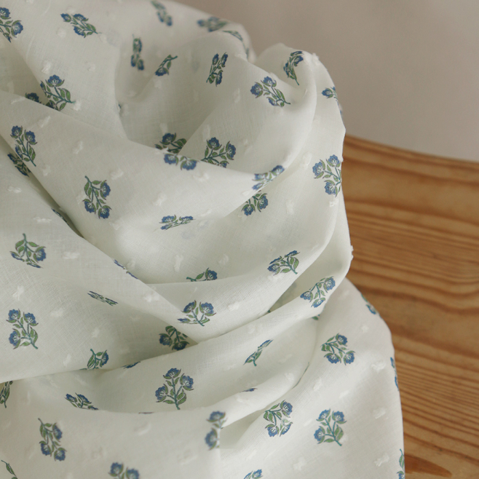 Hazel - Plumetis de coton imprimé fleuri bleu et vert