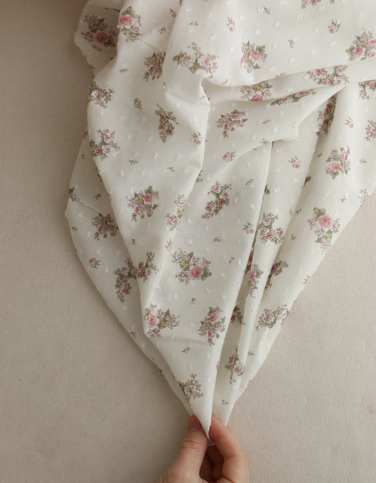 Felicity - Plumetis de coton imprimé fleuri vert et rose