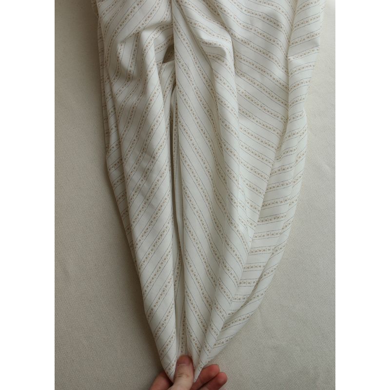 Alexine - Popeline de coton douce qualité SWEET lait rayures à minis coeurs