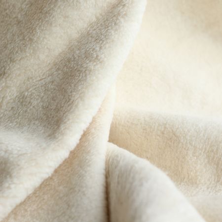Gaby - Fausse fourrure / Moumoute / Sherpa 100% coton BIO non blanchi écru poils ras Gaby - Fausse fourrure / Moumoute / Sherpa 100% coton BIO non blanchi écru poils ras