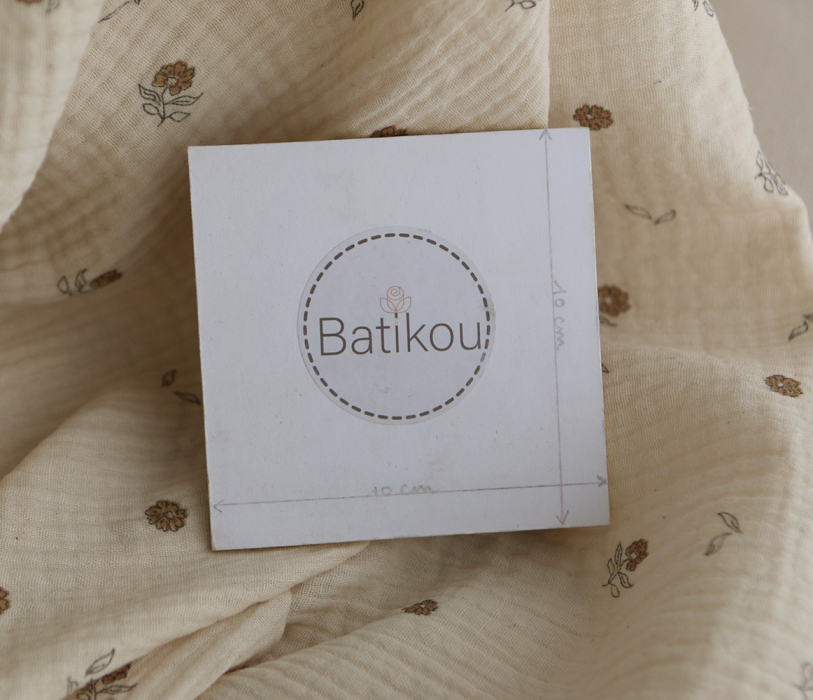 Aïna - Double gaze coton BIO motif fond écru camel