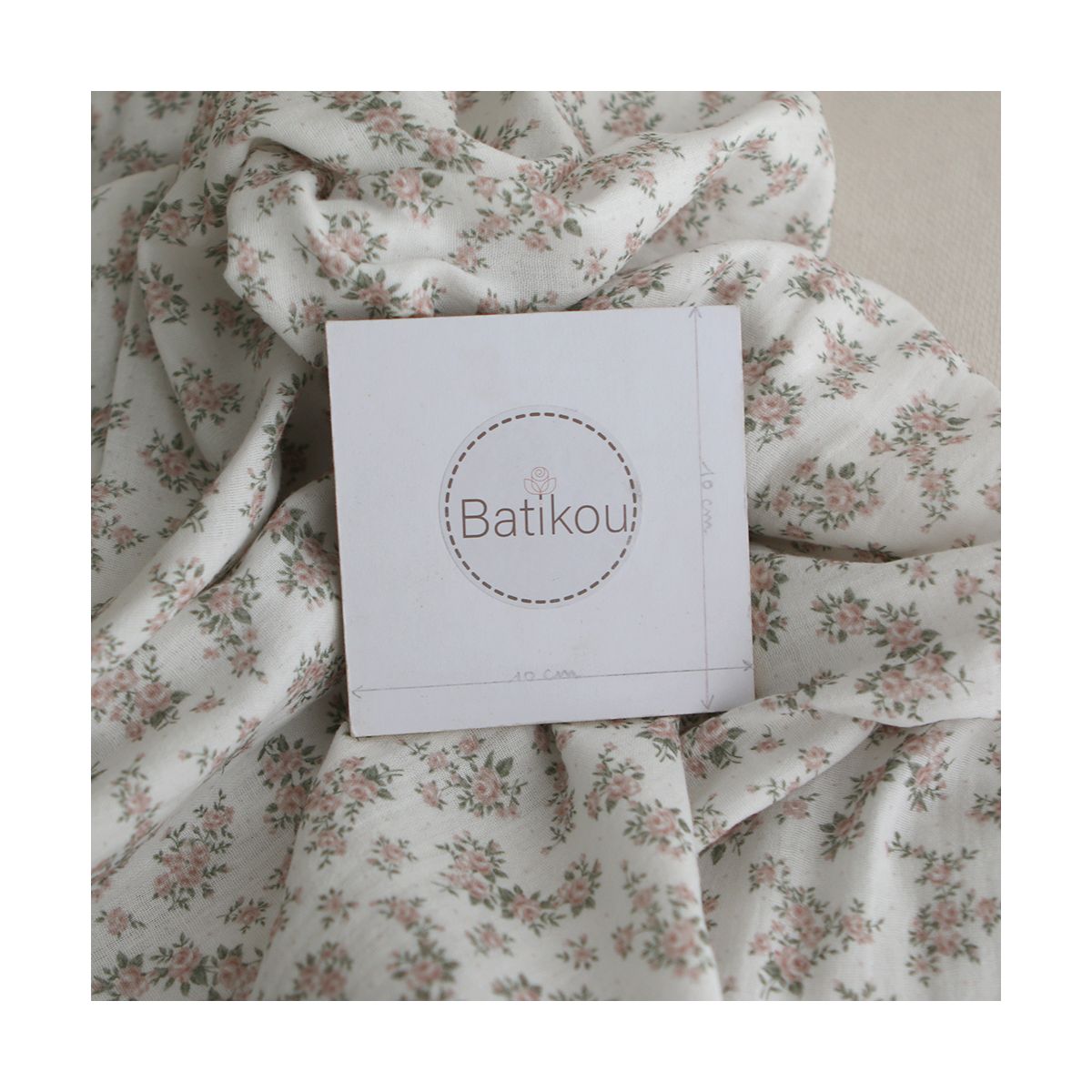 Lilou - Double gaze de coton BIO fond blanc fleuri vert et rose