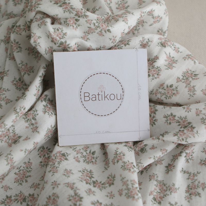 Lilou - Double gaze de coton BIO fond blanc fleuri vert et rose