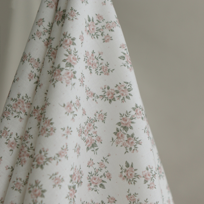 Lilou - Batiste de coton douce à imprimé exclusif fleuri vert et rose