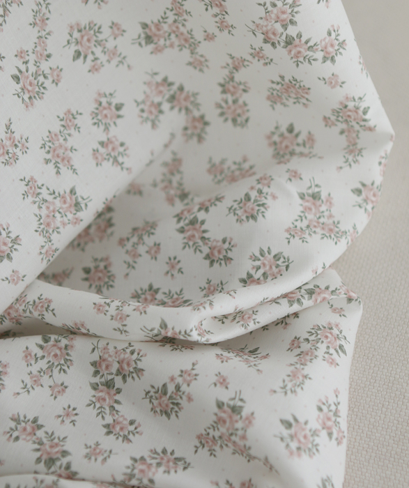 Lilou - Batiste de coton douce à imprimé exclusif fleuri vert et rose