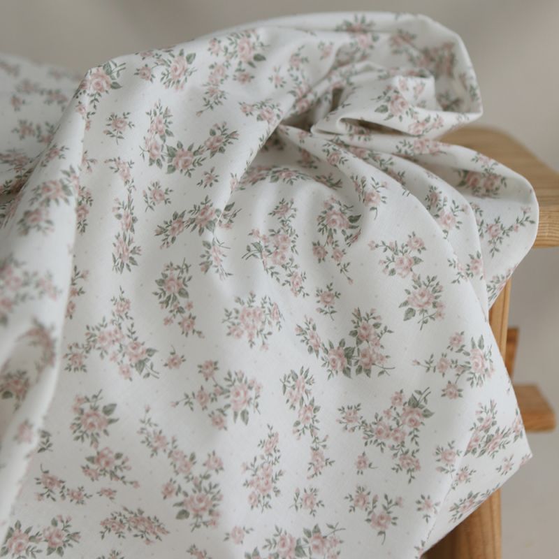 Lilou - Popeline douce coton BIO organique fond blanc imprimé exclusif vert et rose