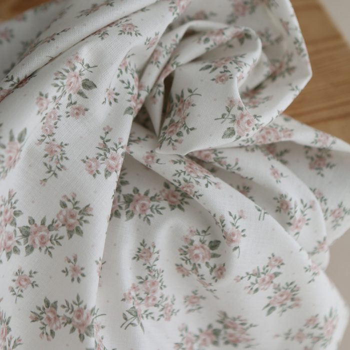 Lilou - Popeline douce coton BIO organique fond blanc imprimé exclusif vert et rose