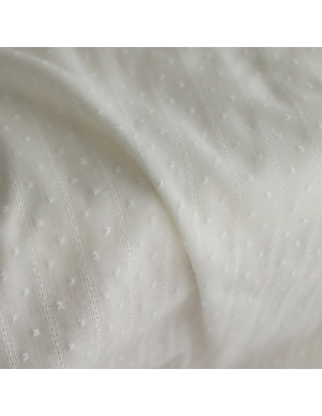 Broderie anglaise plumetis coton coloris blanc cassé