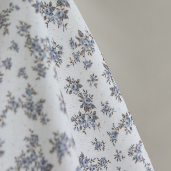 Lilou - Double gaze de coton BIO fond blanc fleuri vert et bleu