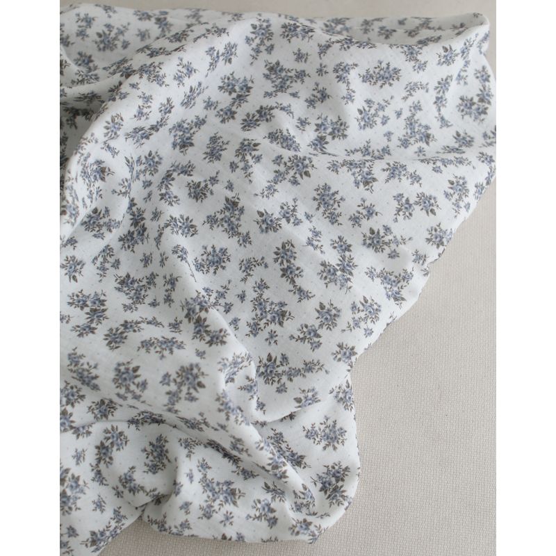 Lilou - Double gaze de coton BIO fond blanc fleuri vert et bleu