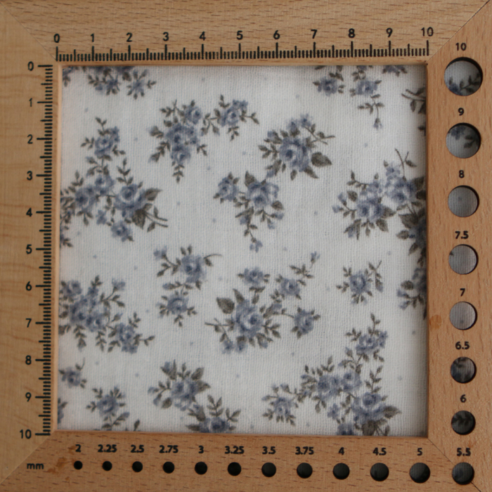 Lilou - Double gaze de coton BIO fond blanc fleuri vert et bleu