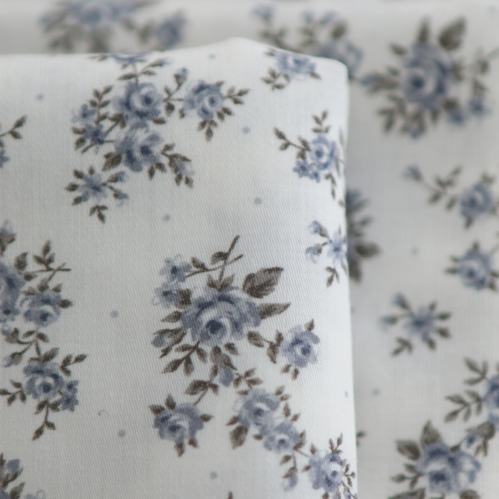 Lilou - Batiste de coton douce à imprimé exclusif fleuri vert et bleu