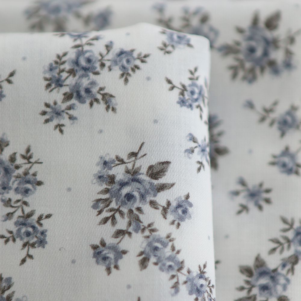 Lilou - Batiste de coton douce à imprimé exclusif fleuri vert et bleu