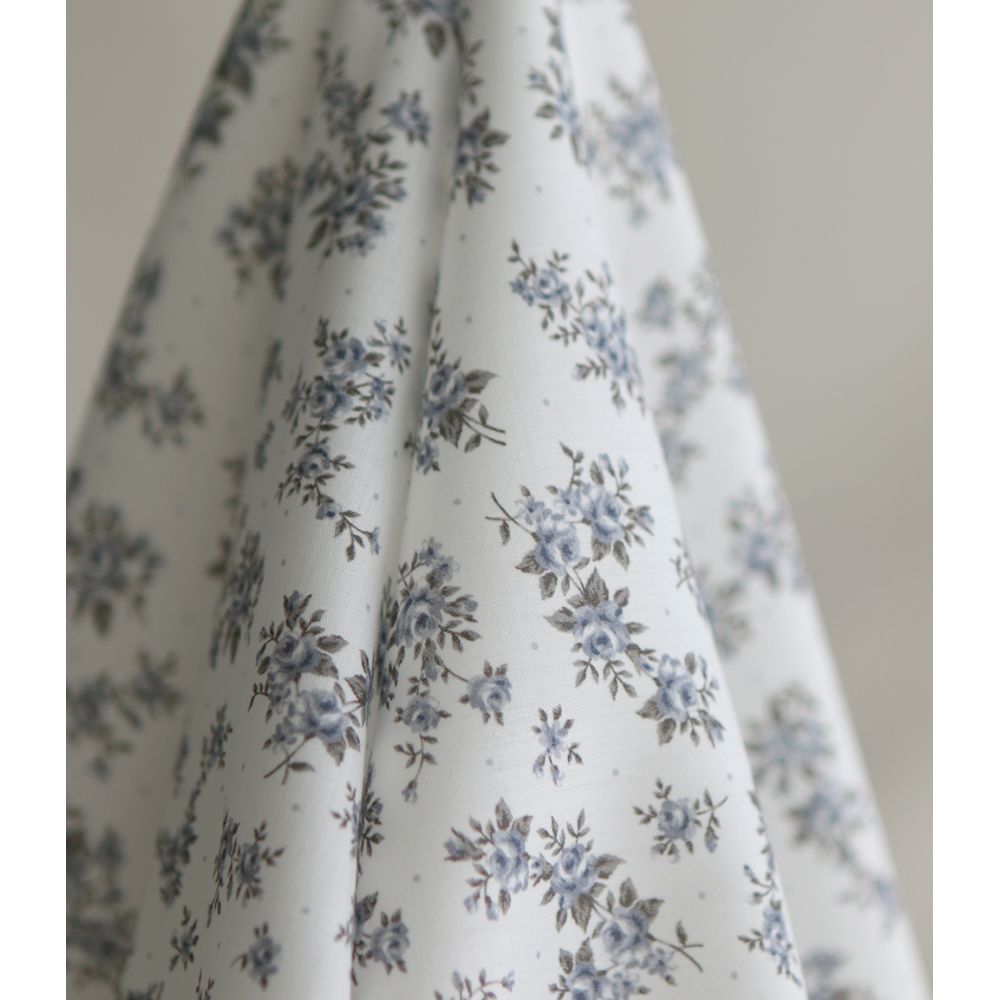 Lilou - Batiste de coton douce à imprimé exclusif fleuri vert et bleu