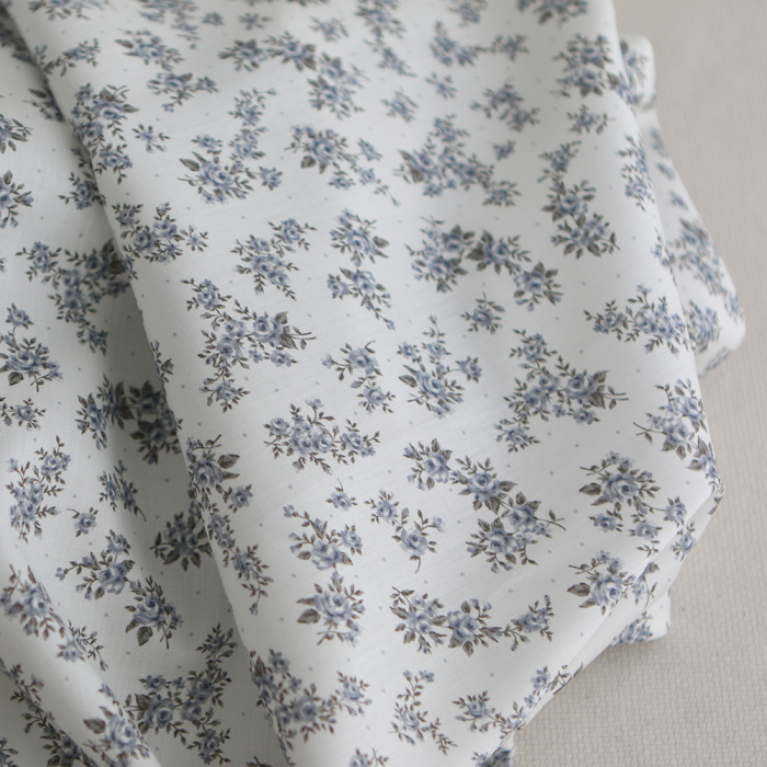 Lilou - Batiste de coton douce à imprimé exclusif fleuri vert et bleu