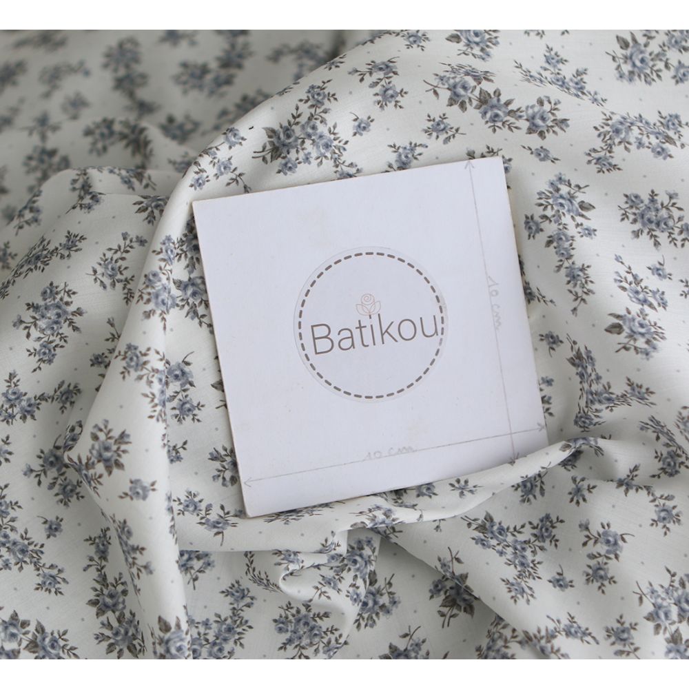 Lilou - Batiste de coton douce à imprimé exclusif fleuri vert et bleu