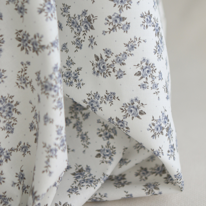 Lilou - Popeline douce coton BIO organique fond blanc imprimé exclusif vert et bleu