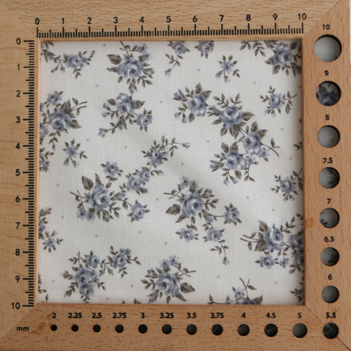 Lilou - Popeline douce coton BIO organique fond blanc imprimé exclusif vert et bleu