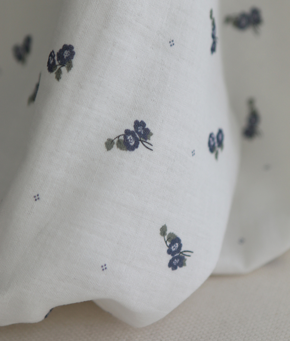 Hana - Double gaze de coton BIO fond blanc fleuri vert et bleu