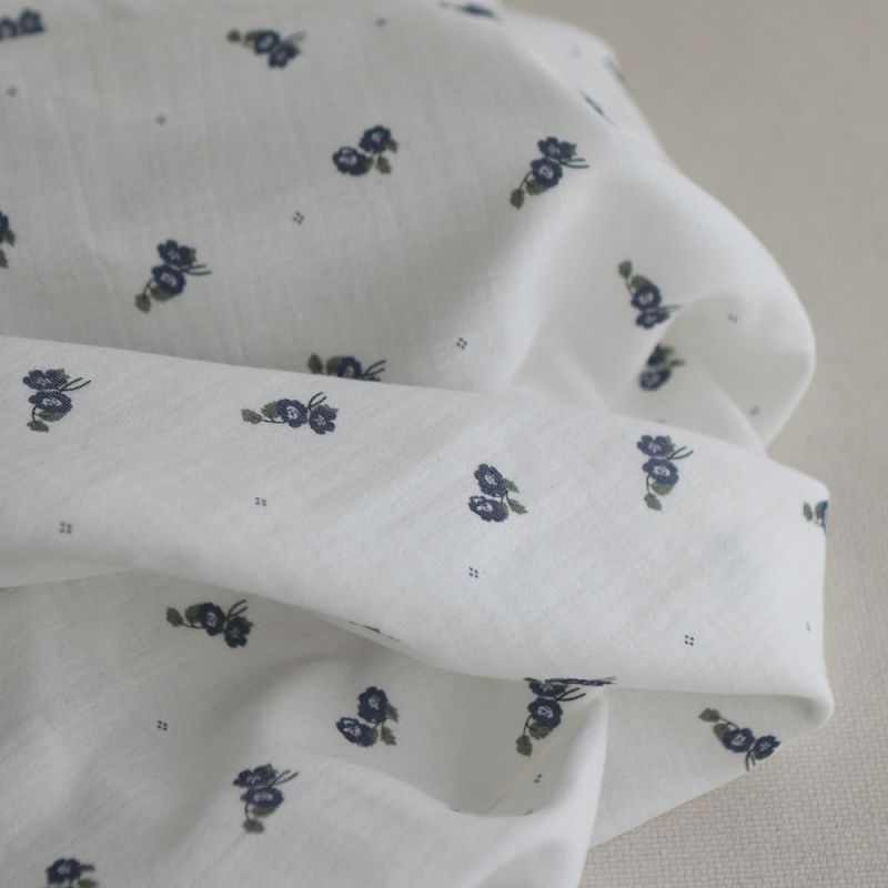 Hana - Double gaze de coton BIO fond blanc fleuri vert et bleu