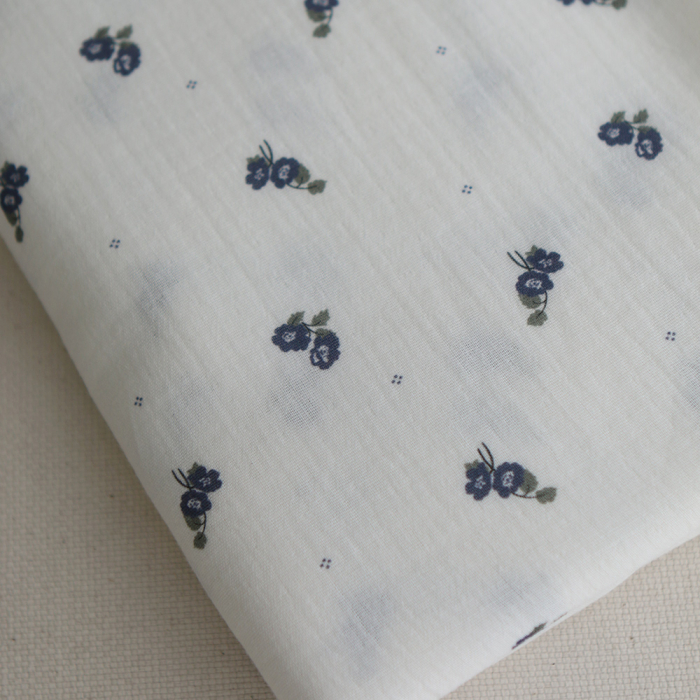 Hana - Double gaze de coton BIO fond blanc fleuri vert et bleu