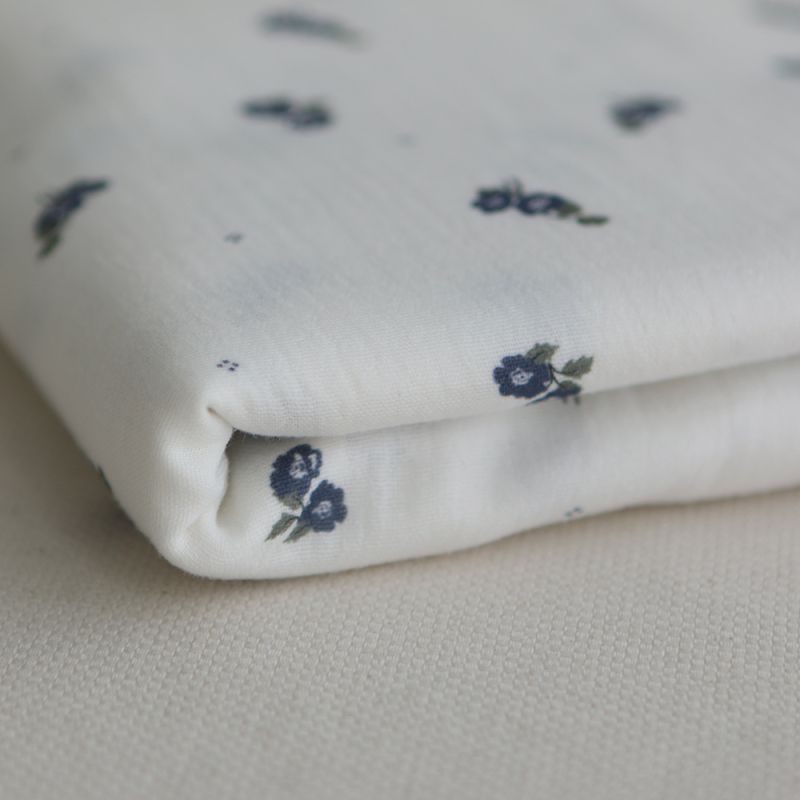 Hana - Double gaze de coton BIO fond blanc fleuri vert et bleu