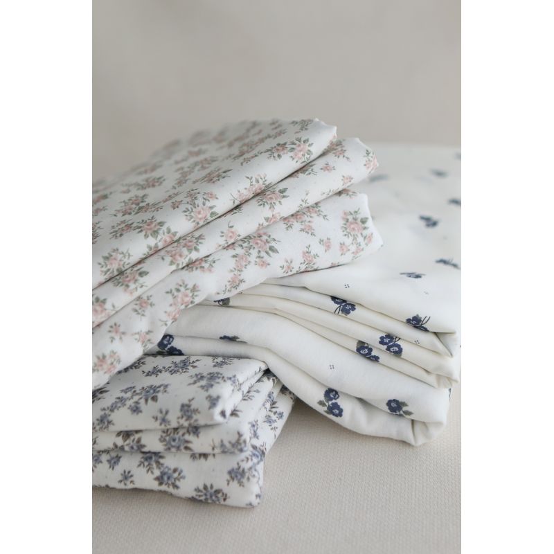 Hana - Double gaze de coton BIO fond blanc fleuri vert et bleu