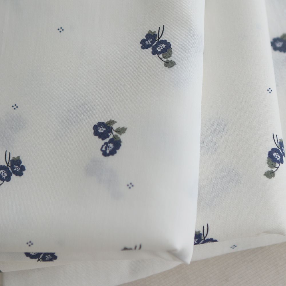 Hana - Batiste de coton douce à imprimé exclusif fleuri vert et bleu