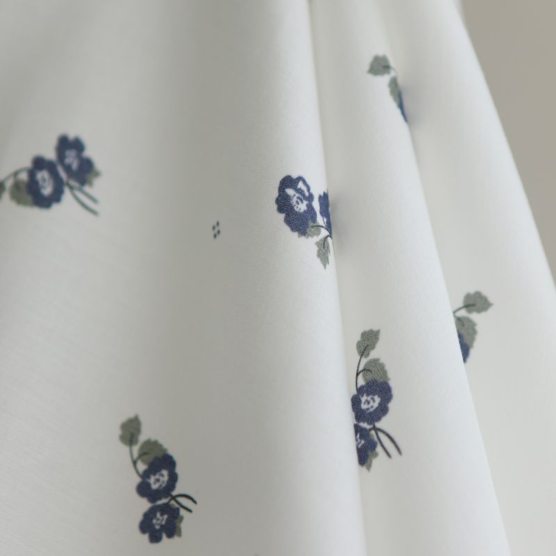 Hana - Batiste de coton douce à imprimé exclusif fleuri vert et bleu