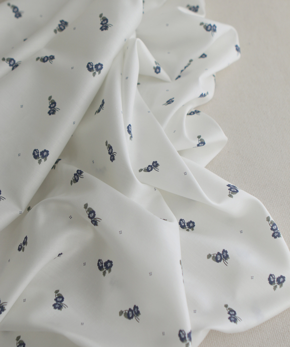 Hana - Batiste de coton douce à imprimé exclusif fleuri vert et bleu