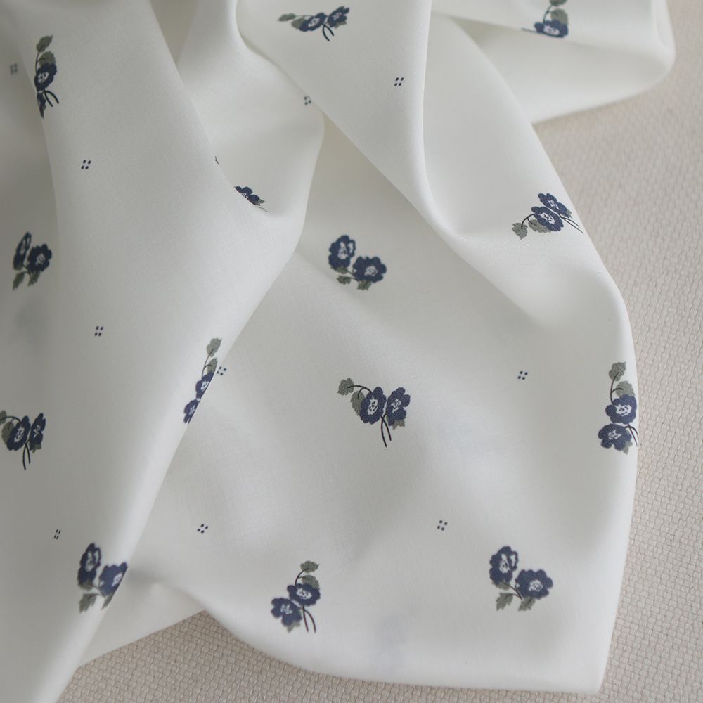 Hana - Batiste de coton douce à imprimé exclusif fleuri vert et bleu