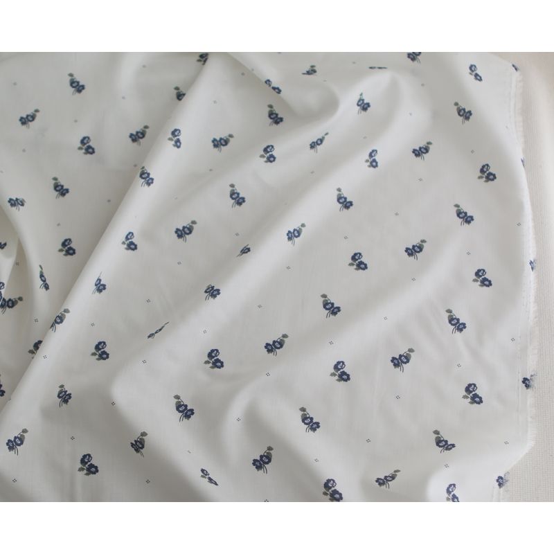 Hana - Batiste de coton douce à imprimé exclusif fleuri vert et bleu