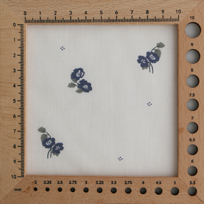 Hana - Batiste de coton douce à imprimé exclusif fleuri vert et bleu