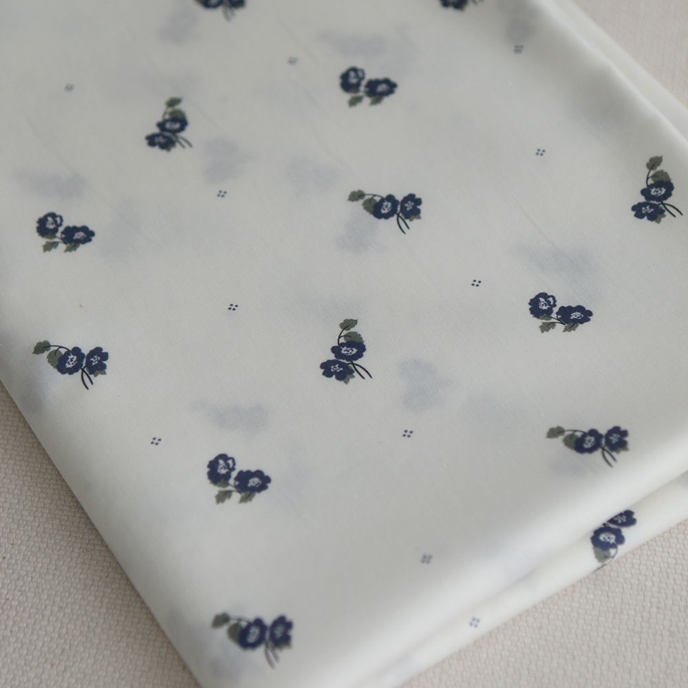 Hana - Batiste de coton douce à imprimé exclusif fleuri vert et bleu