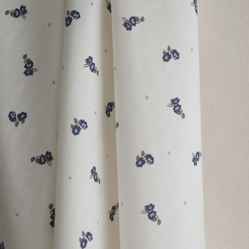 Hana - Popeline douce coton BIO organique fond blanc imprimé exclusif vert et bleu