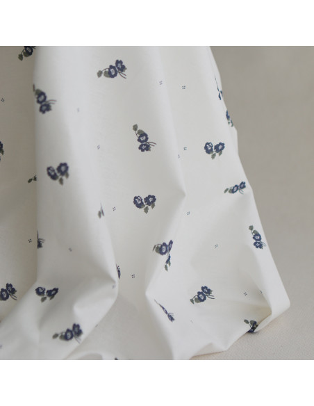 Hana - Popeline douce coton BIO organique fond blanc imprimé exclusif vert et bleu