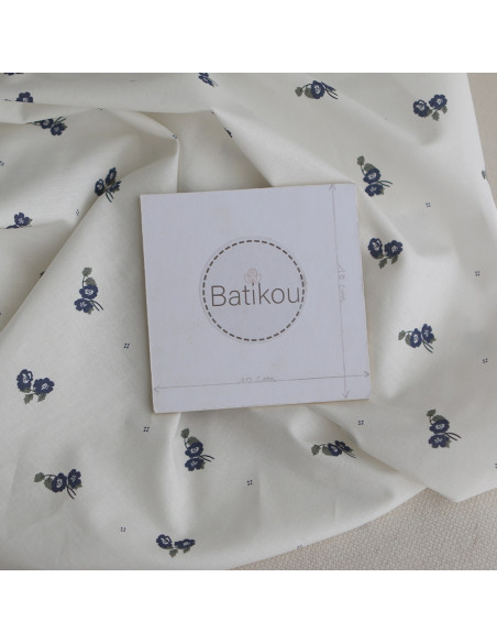 Hana - Popeline douce coton BIO organique fond blanc imprimé exclusif vert et bleu