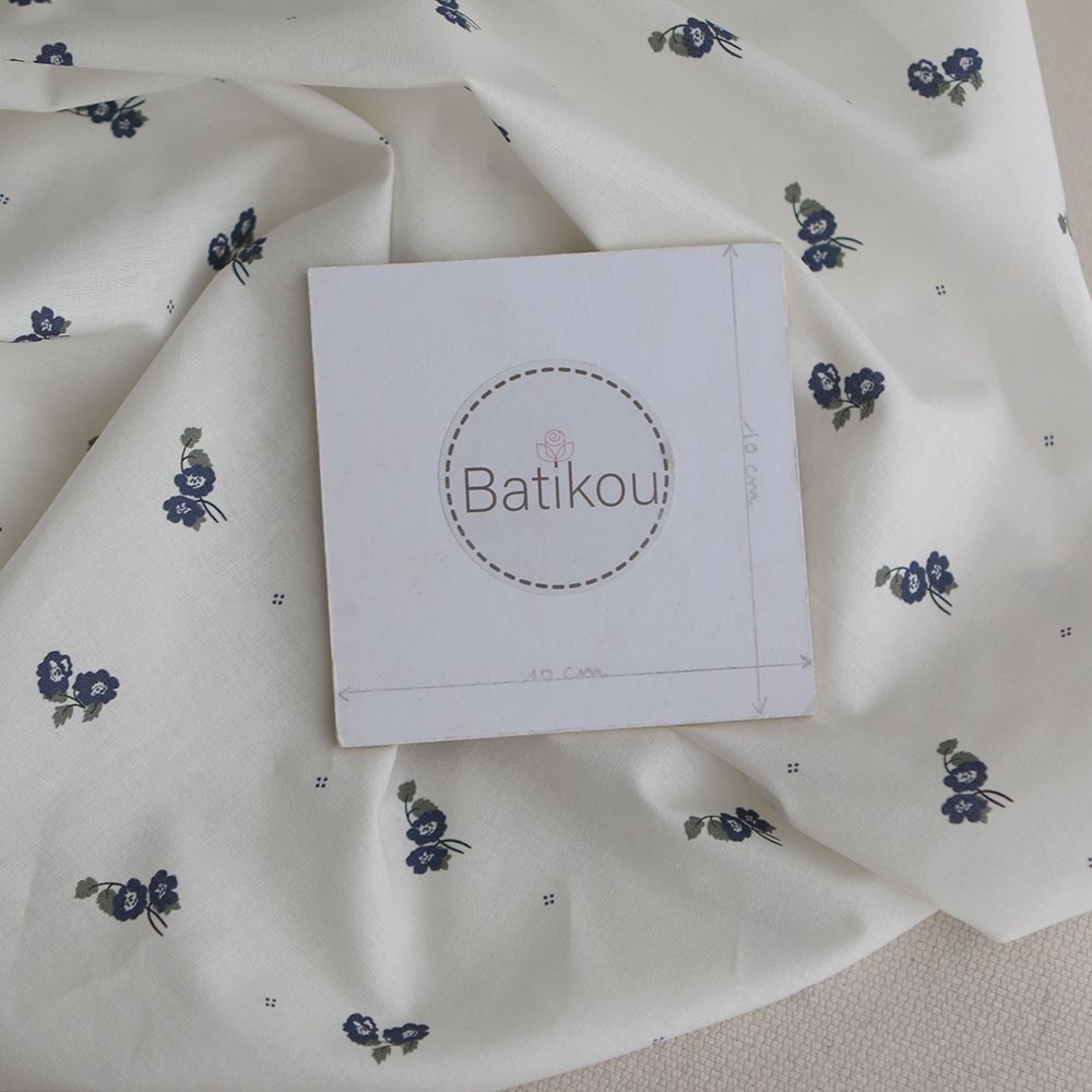 Hana - Popeline douce coton BIO organique fond blanc imprimé exclusif vert et bleu