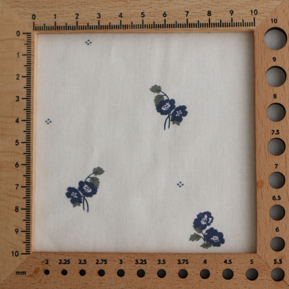 Hana - Popeline douce coton BIO organique fond blanc imprimé exclusif vert et bleu