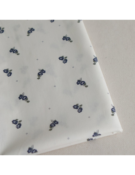 Hana - Popeline douce coton BIO organique fond blanc imprimé exclusif vert et bleu