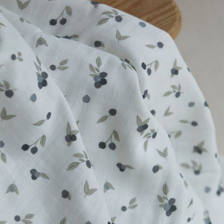 Hind - Double gaze de coton BIO fond blanc imprimé exclusif vert et bleu Hind - Double gaze de coton BIO fond blanc imprimé exclusif vert et bleu